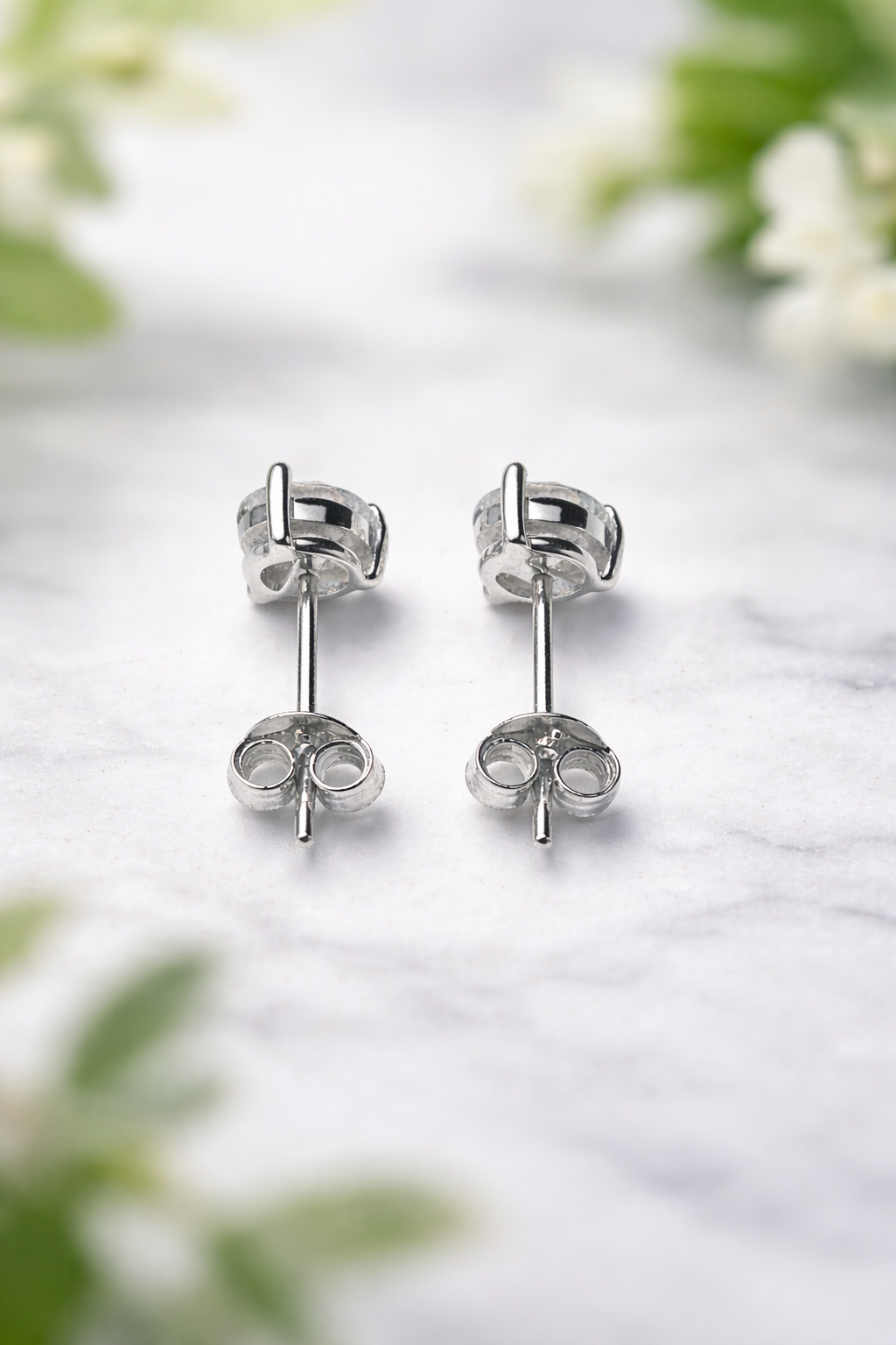 Sterling Silver 3 Claw Stud Earrings